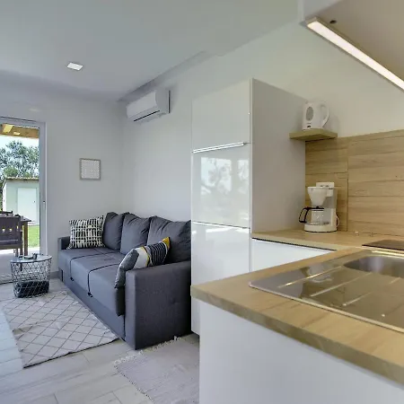 Holiday home Modern With Enclosed Garden