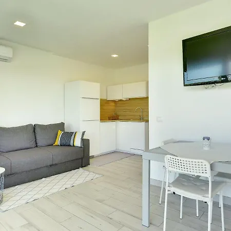 Modern With Enclosed Garden Fazana