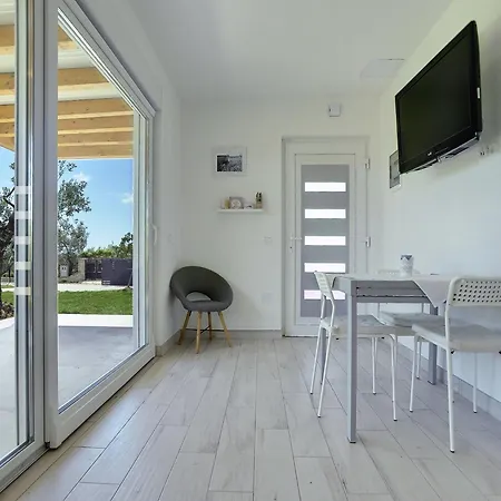 Holiday home Modern With Enclosed Garden